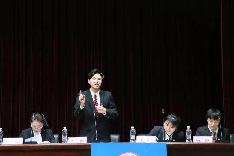 反方二辩罗梓维回应对方观点